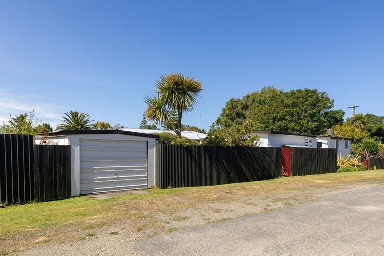 Photo of property in 7 James Avenue, Leithfield, 7481