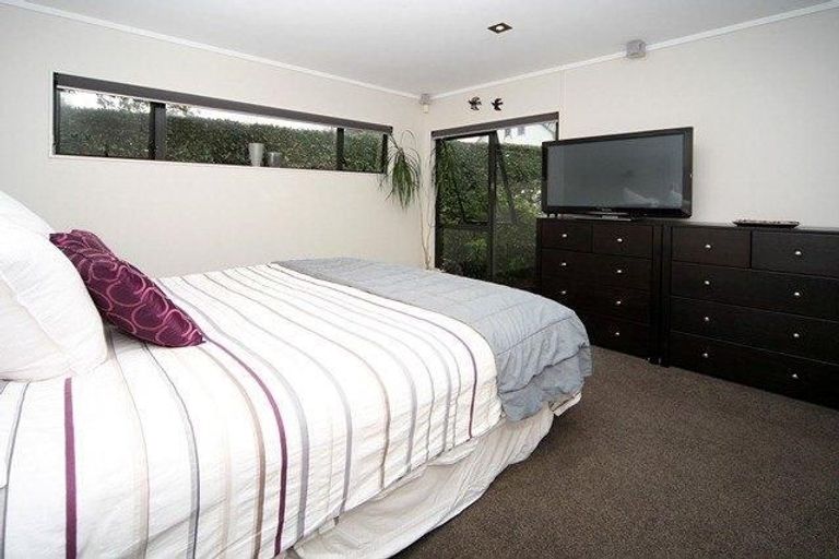 Photo of property in 14 Varlene Terrace, Forrest Hill, Auckland, 0620