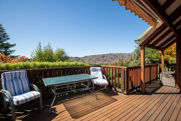 Photo of property in 1 Craig Place, Bridge Hill, Alexandra, 9320