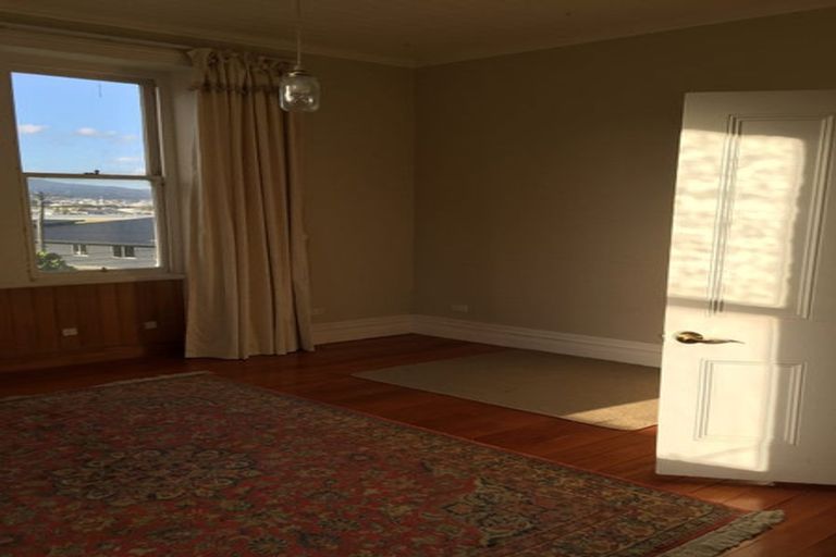 Photo of property in 147 Victoria Road, Saint Clair, Dunedin, 9012