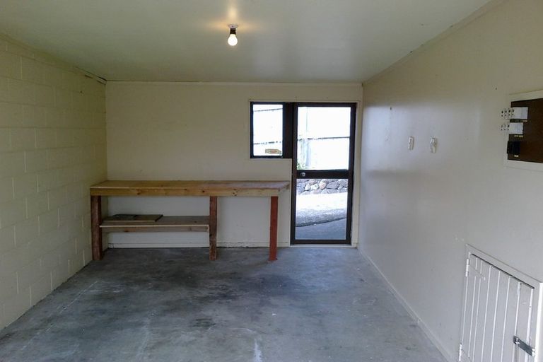 Photo of property in 2/69 Orams Road, Hillpark, Auckland, 2102