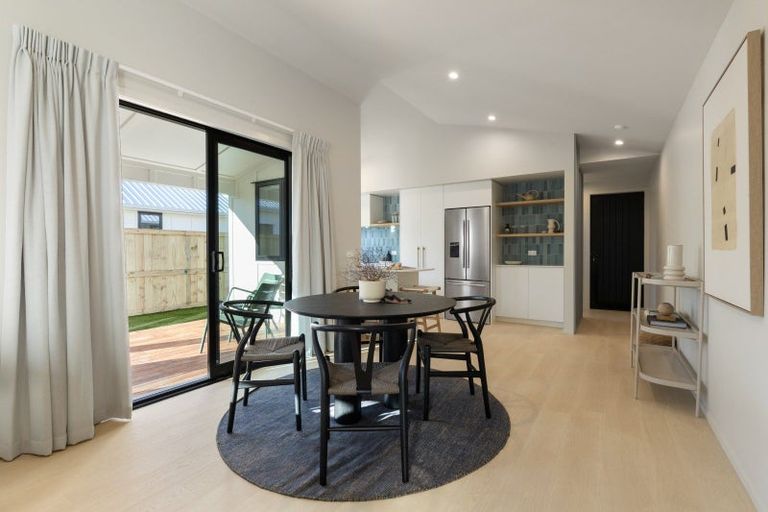 Photo of property in 247 Shakespeare Street, Leamington, Cambridge, 3432