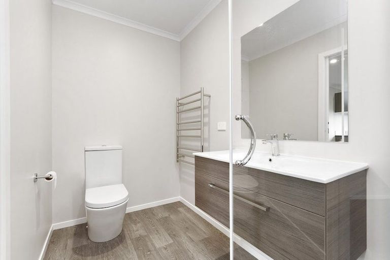 Photo of property in 12 Emmadale Lane, Hamilton East, Hamilton, 3216