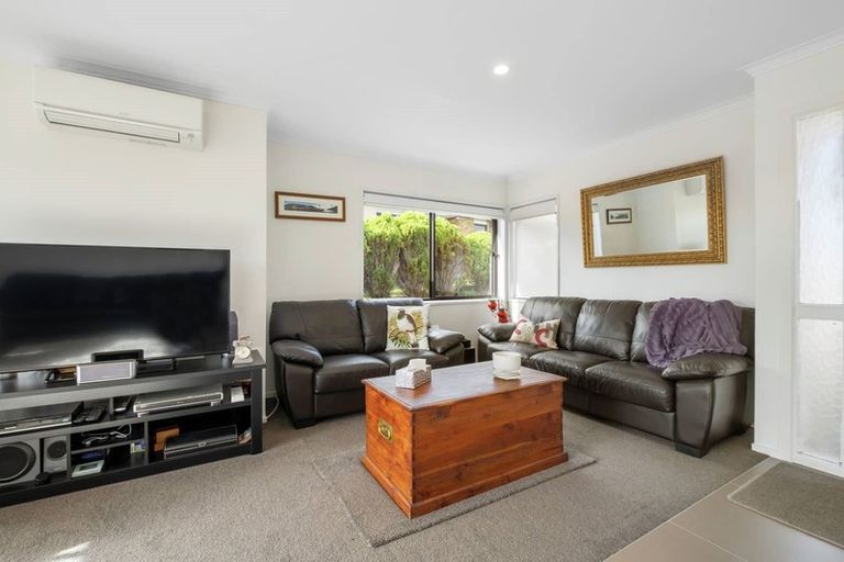 Photo of property in 2/75 Aberfeldy Avenue, Highland Park, Auckland, 2010