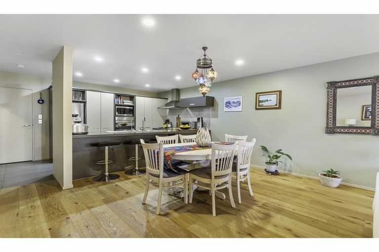 Photo of property in 10 Zabeel Crescent, Takanini, 2112