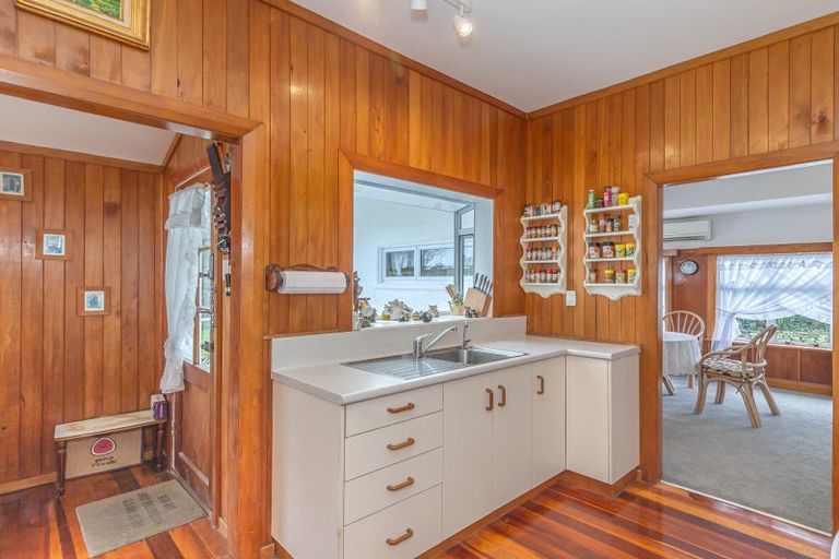 Photo of property in 50 Painua Road, Hokio Beach, Levin, 5571