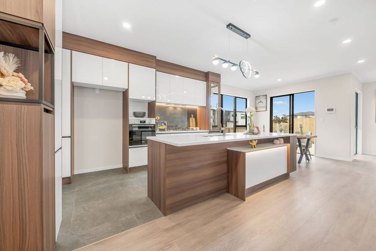 Photo of property in 32 Adamson Road, Flat Bush, Auckland, 2019