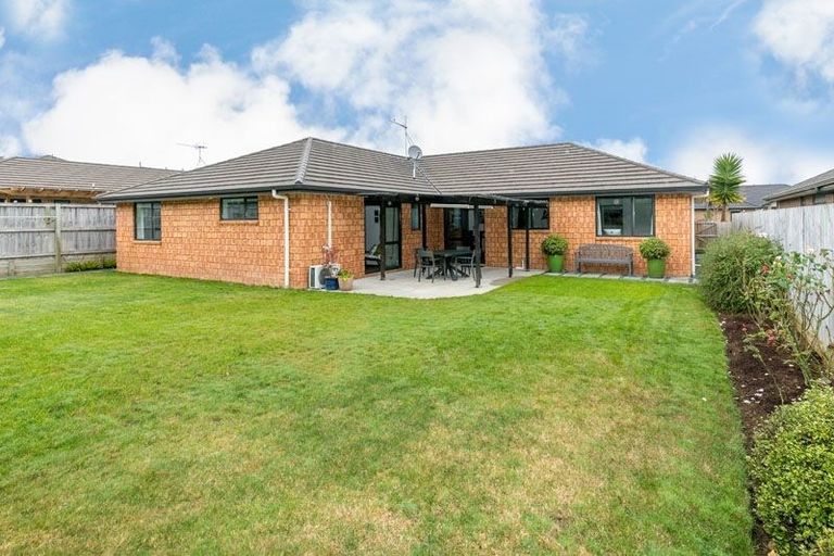 Photo of property in 17 Te Ironui Place, Huntington, Hamilton, 3210