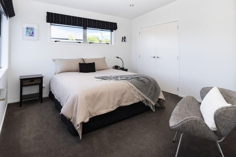 Photo of property in 15 Oceania Place, Mellons Bay, Auckland, 2014