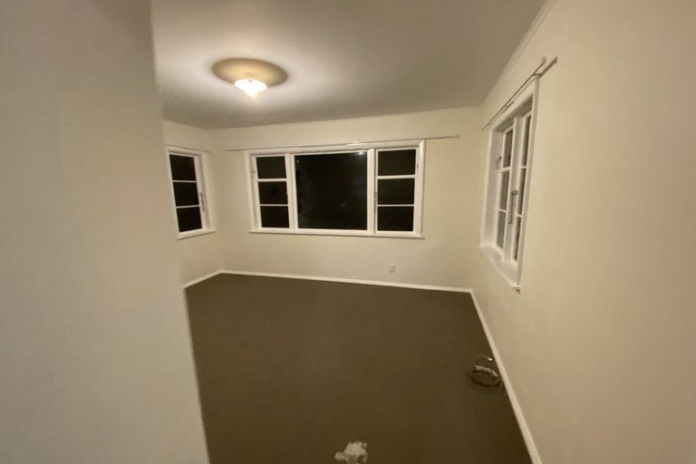 Photo of property in 1/158 Newlands Road, Newlands, Wellington, 6037