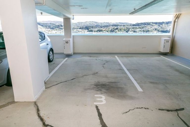 Photo of property in Shelley Bay Terraces, 3/61 Maupuia Road, Maupuia, Wellington, 6022