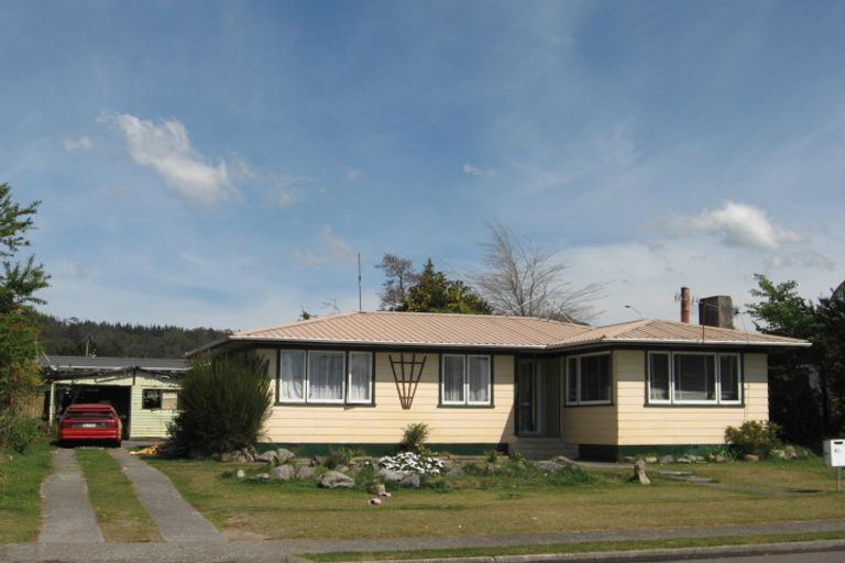 Photo of property in 43 Mckee Avenue, Fenton Park, Rotorua, 3010