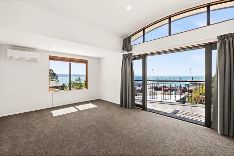 Photo of property in 4 Karaka Road, Bluff Hill, Napier, 4110