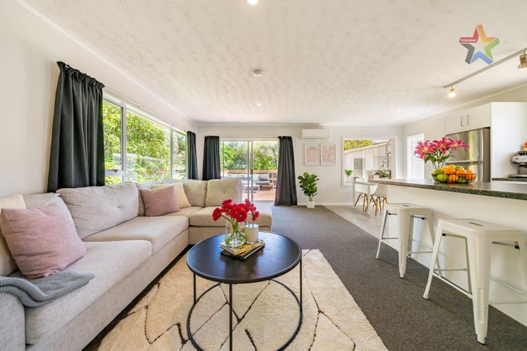 Photo of property in 3 Kaitangata Crescent, Kelson, Lower Hutt, 5010