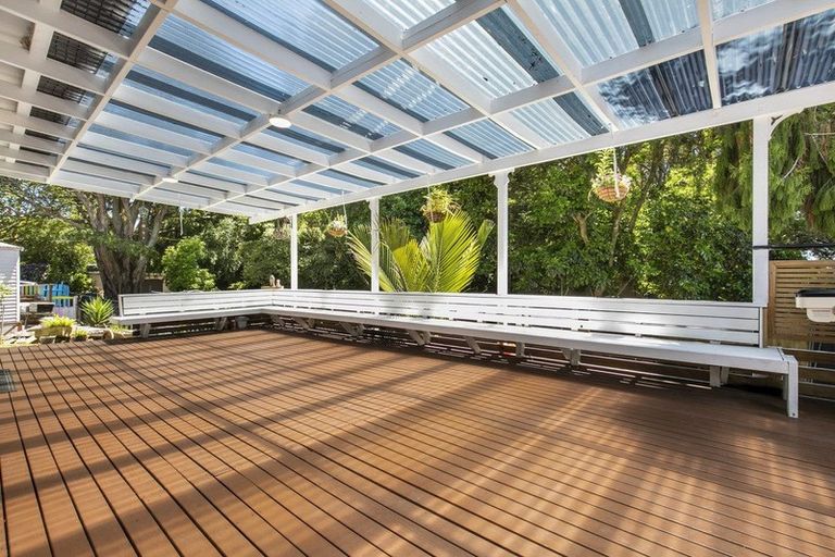 Photo of property in 70 Grande Vue Road, Hillpark, Auckland, 2102