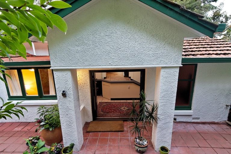 Photo of property in 23 Wood Bay Road, Titirangi, Auckland, 0604