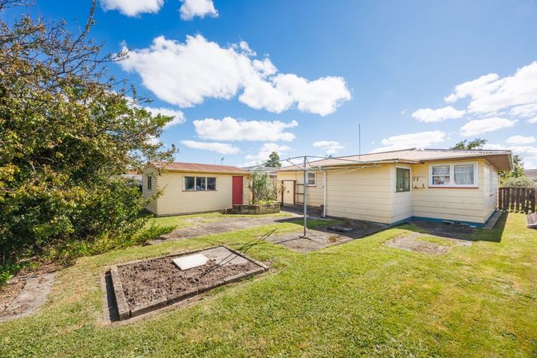 Photo of property in 34 Rhodes Drive, Kelvin Grove, Palmerston North, 4414