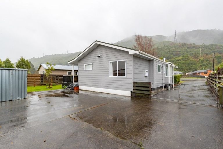Photo of property in 11 Tulsa Grove, Totara Park, Upper Hutt, 5018
