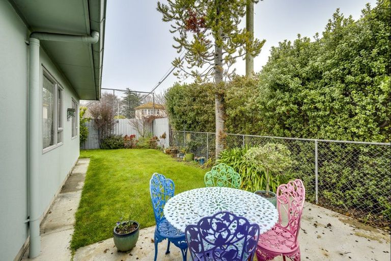 Photo of property in 233a Grove Road, Mayfair, Hastings, 4122