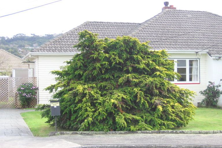 Photo of property in 8 Okura Grove, Boulcott, Lower Hutt, 5010