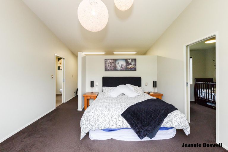 Photo of property in 5/454 Stoney Creek Road, Kelvin Grove, Palmerston North, 4470