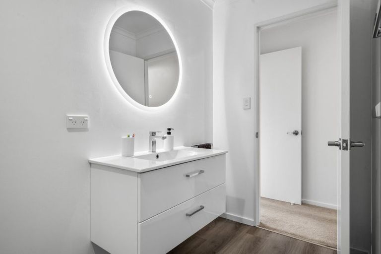 Photo of property in 89b Poplar Grove, Whalers Gate, New Plymouth, 4310