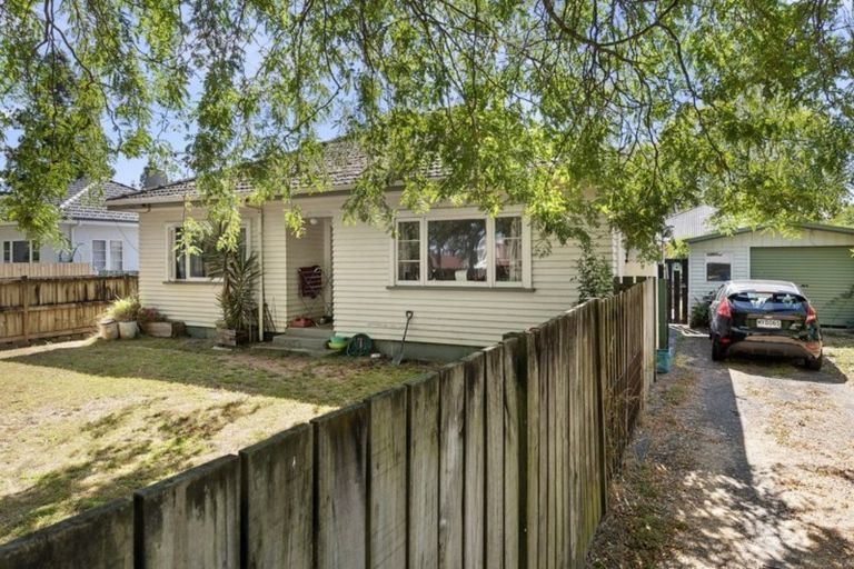 Photo of property in 16 Tui Avenue, Forest Lake, Hamilton, 3200