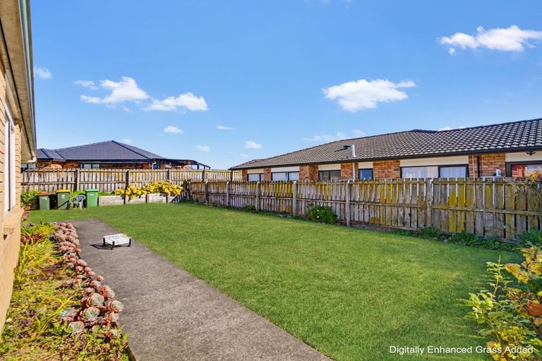 Photo of property in 118 Naylors Drive, Mangere, Auckland, 2022