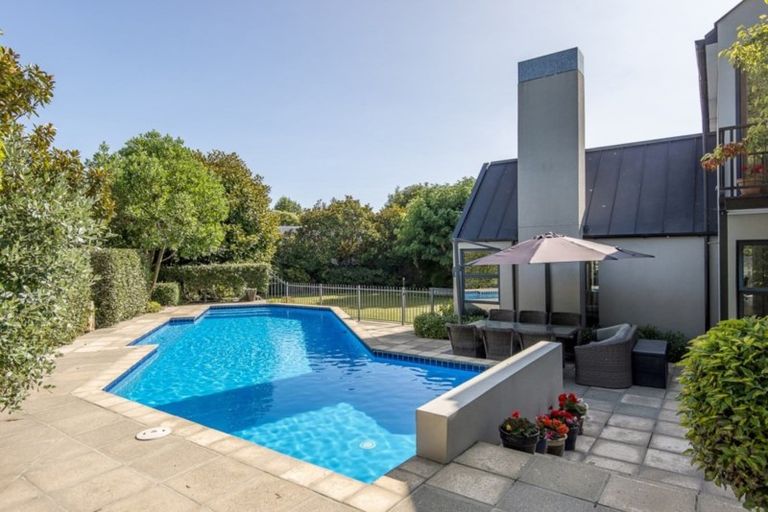 Photo of property in 8 Springvale Gardens, Harewood, Christchurch, 8051