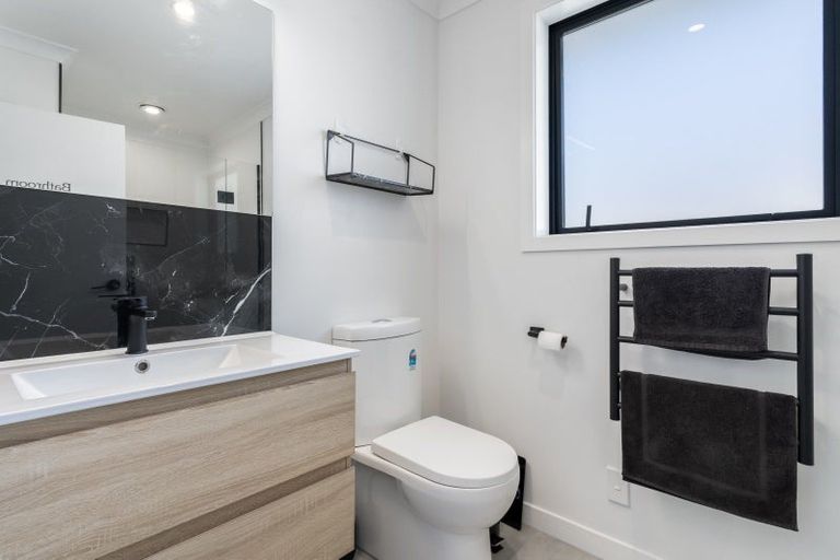 Photo of property in 25 Park Street, Winton, 9720