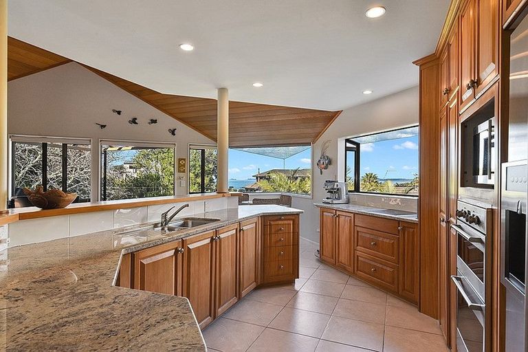 Photo of property in 7 View Road, Campbells Bay, Auckland, 0630