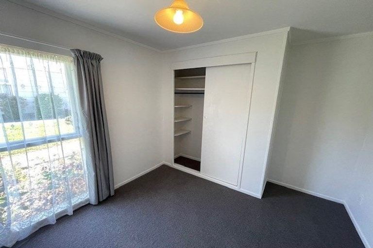 Photo of property in 1/4 Keldale Place, Forrest Hill, Auckland, 0620