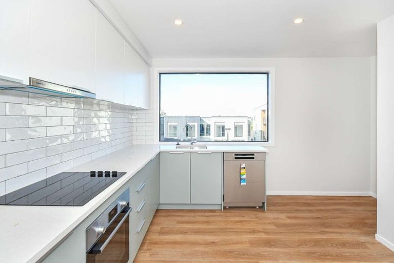 Photo of property in 13 Pukakaho Lane, Papatoetoe, Auckland, 2025