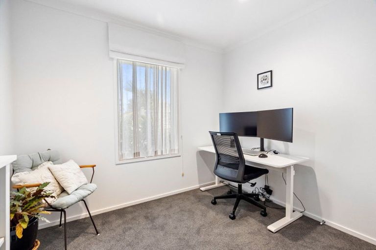 Photo of property in 25 Waitemata Drive, One Tree Point, 0118