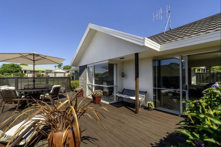 Photo of property in 14 Ryegrass Dell, Welcome Bay, Tauranga, 3112