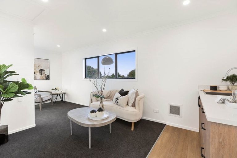 Photo of property in 7a Gambare Place, Wattle Downs, Auckland, 2103