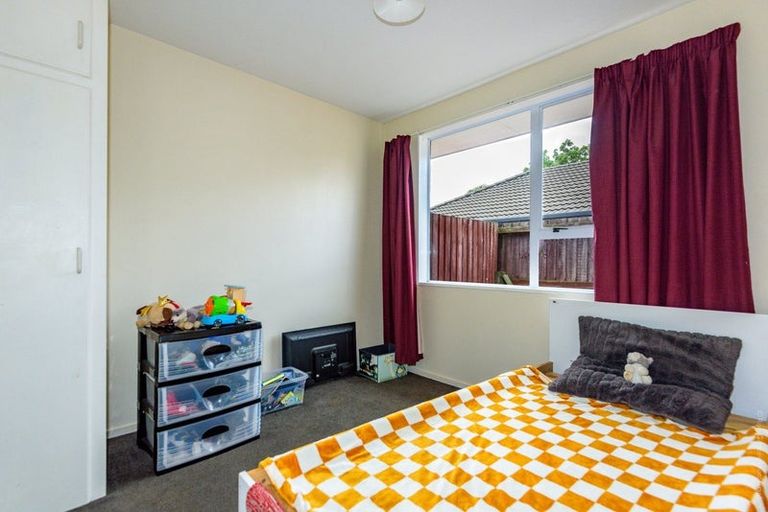 Photo of property in 1/45 Shannon Place, Belfast, Christchurch, 8051