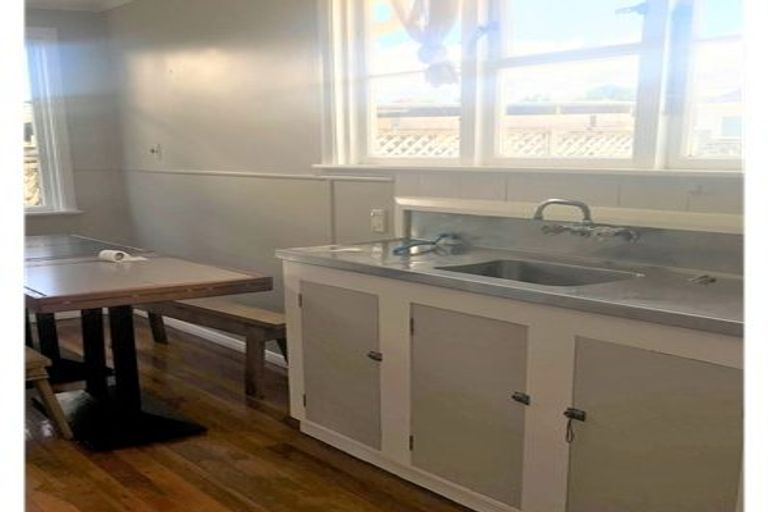 Photo of property in 6 Martin Street, Ranui, Porirua, 5024