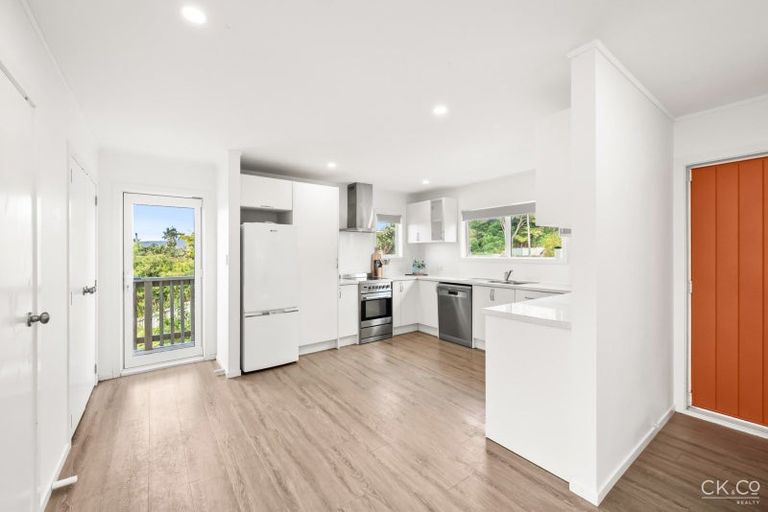 Photo of property in 60 Maungaraki Road, Korokoro, Lower Hutt, 5012