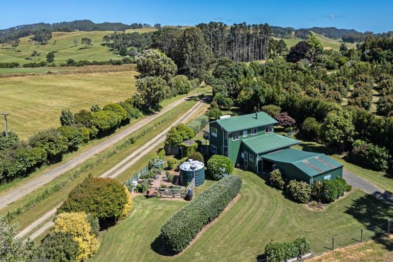 Photo of property in 33 Orua Lane, Hot Water Beach, Whitianga, 3591