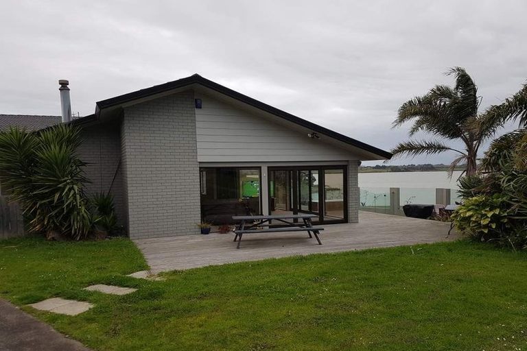 Photo of property in 37 St Annes Crescent, Wattle Downs, Auckland, 2103