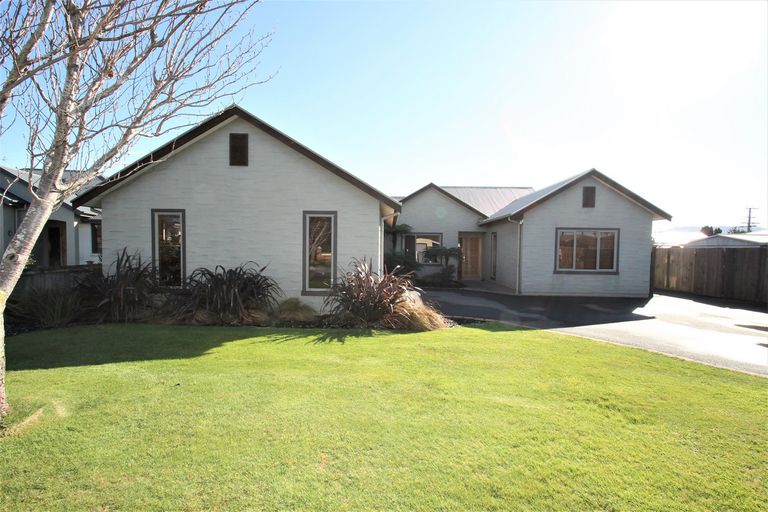 Photo of property in 2 Mallard Place, Mosgiel, 9024