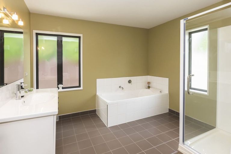 Photo of property in 8 Applecross Lane, Harewood, Christchurch, 8051