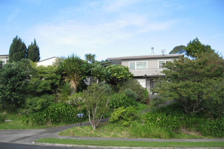 Photo of property in 18 Copperfield Terrace, Mellons Bay, Auckland, 2014