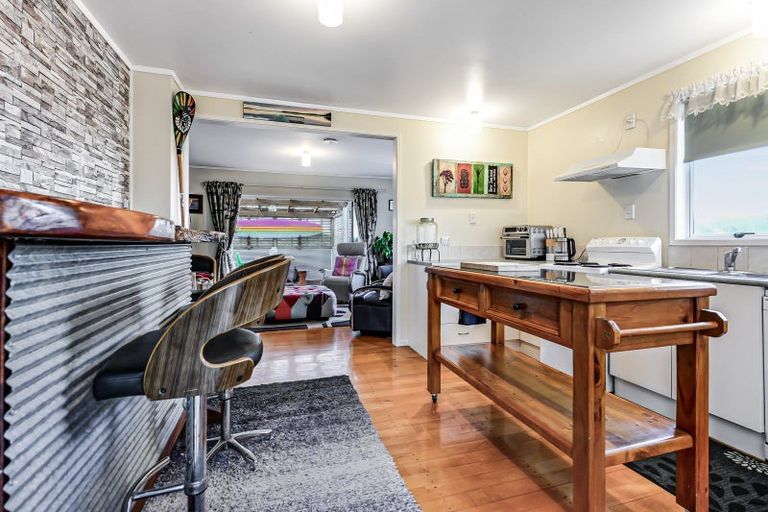 Photo of property in 2 Point Street, Raglan, 3225