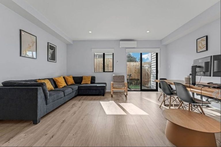 Photo of property in 9d Epping Road, Henderson, Auckland, 0610