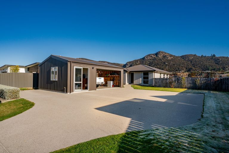 Photo of property in 14 Finch Street, Albert Town, Wanaka, 9305