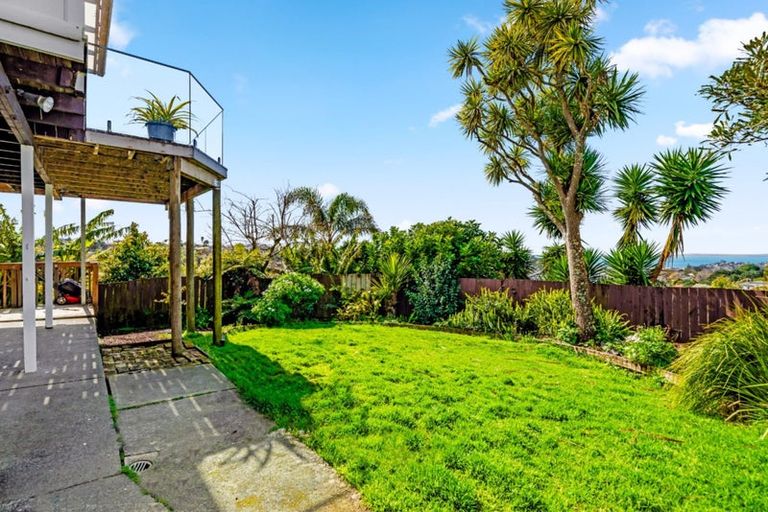 Photo of property in 797 East Coast Road, Northcross, Auckland, 0630