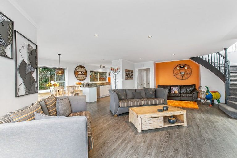 Photo of property in 11 Sykes Avenue, Hatfields Beach, Orewa, 0931