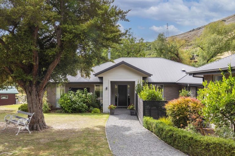 Photo of property in 69 Avoca Valley Road, Heathcote Valley, Christchurch, 8022